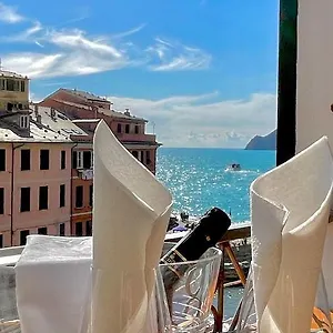  Apartment Piazza Grande Sea View