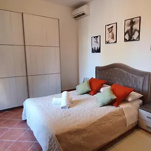 https://chic-n-charme-trastevere-terrace-2.it-romehotels.com