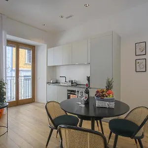 https://milan-chic-luxury-apartments-hosted-by-sweetstay.italymilanhotels.net