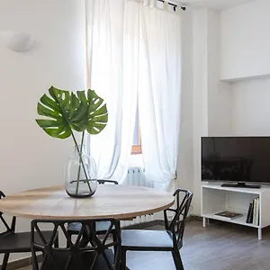 https://italianflat-sweet-veranda.italymilanhotels.net